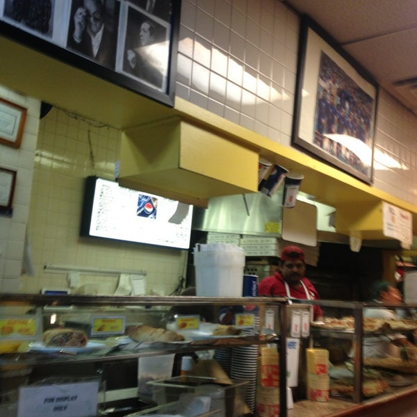1/13/2013 tarihinde Omahypeziyaretçi tarafından Mimi&#39;s Pizza Kitchen'de çekilen fotoğraf