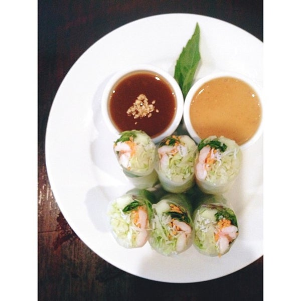 Photo prise au Tasty Thai &amp; Sushi par Jeni B. le7/21/2013