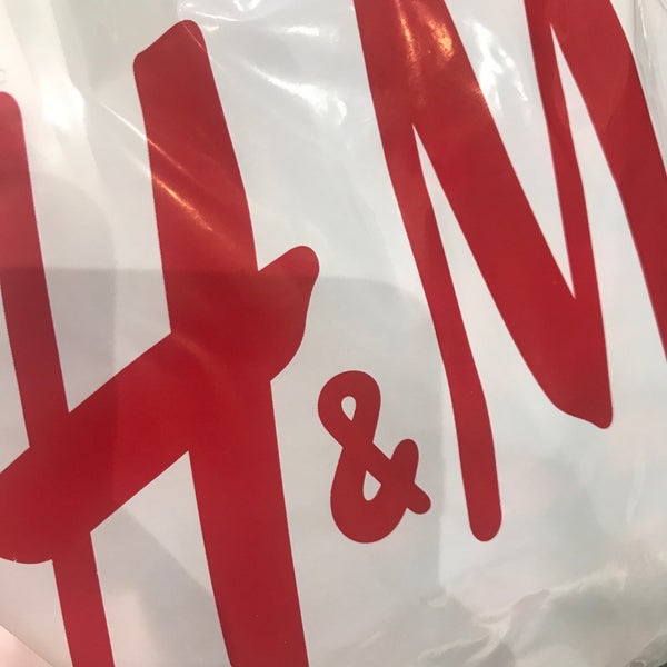 H M Takamatsu Shiの衣料品店