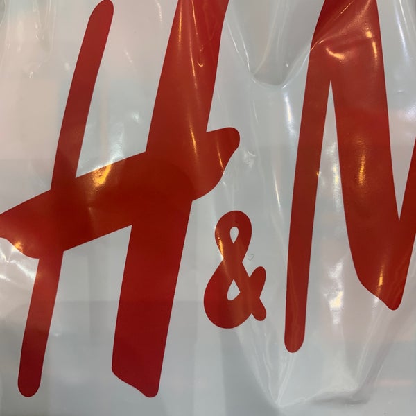 H M Takamatsu Shiの衣料品店