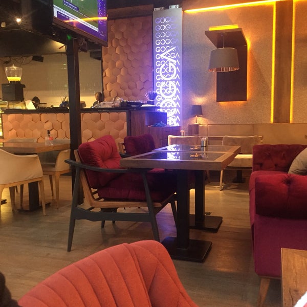 Foto tirada no(a) Gogga Cafe &amp; Restaurant por 𝕺𝖌𝖚𝖟𝖍𝖆𝖓 em 11/15/2021