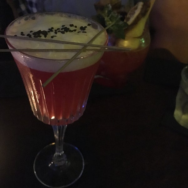 Photo taken at Collage Art &amp; Cocktails Social Club by Leña H. on 8/7/2018