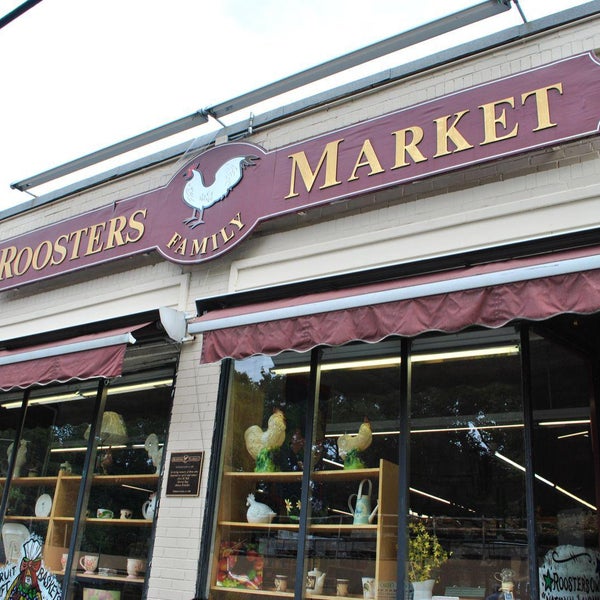 Foto diambil di Rooster&#39;s Market oleh Rooster&#39;s Market pada 9/8/2014