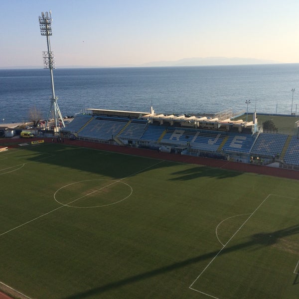 Das Foto wurde bei NK Rijeka - Stadion Kantrida von Igor K. am 2/28/2015 aufgenommen