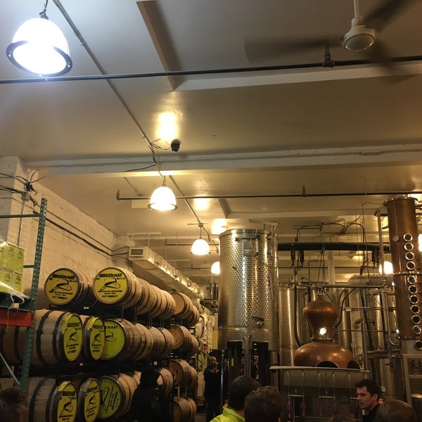 2/4/2017 tarihinde Jordan D.ziyaretçi tarafından New Columbia Distillers'de çekilen fotoğraf
