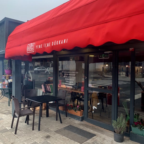2/21/2020 tarihinde Mehmet Z.ziyaretçi tarafından Loop Food Dondurma ve Yeme İçme Dükkanı'de çekilen fotoğraf