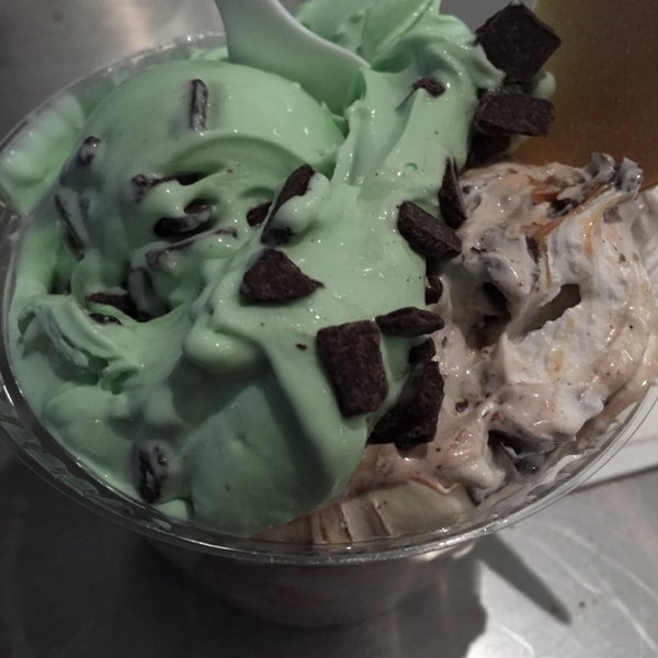 Kopp's Frozen Custard Ice Cream Parlor in Glendale