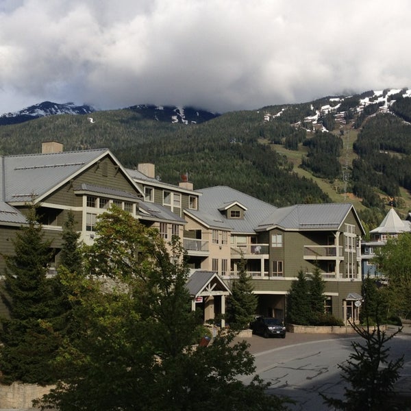 6/2/2013 tarihinde Marcelo B.ziyaretçi tarafından Summit Lodge Whistler'de çekilen fotoğraf