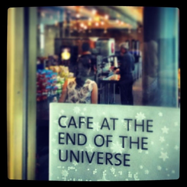 12/1/2013 tarihinde Mike Q.ziyaretçi tarafından Cafe at the End of the Universe'de çekilen fotoğraf