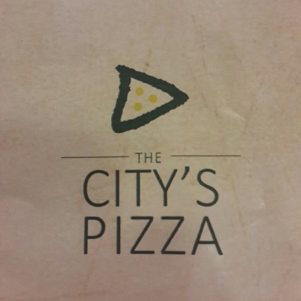 Снимок сделан в The City&#39;s Pizza пользователем Ipek Ü. 11/23/2014