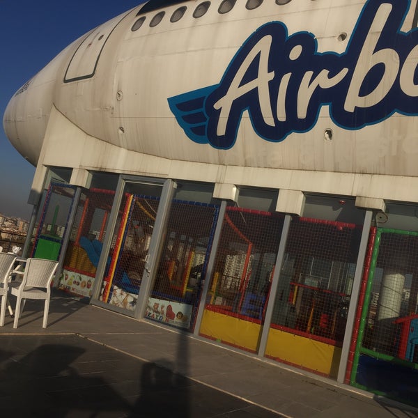 Foto diambil di Airbus Cafe &amp; Restaurant oleh Serkan Dağ pada 11/17/2019