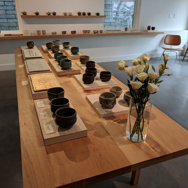 4/16/2018 tarihinde Tonia S.ziyaretçi tarafından Song Tea &amp; Ceramics'de çekilen fotoğraf