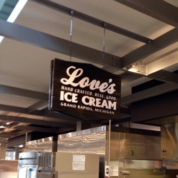 Photo taken at Love&#39;s Ice Cream by Rebekah S. on 11/2/2013