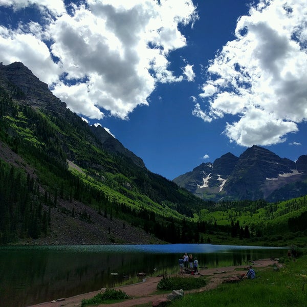 Photo taken at Maroon Bells Guide &amp; Outfitters by Jay S. on 8/12/2016