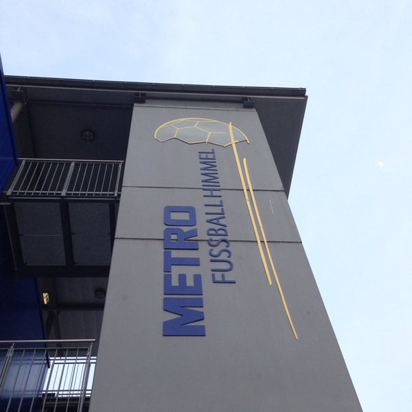 4/7/2014 tarihinde Nadja N.ziyaretçi tarafından METRO-Fußballhimmel'de çekilen fotoğraf