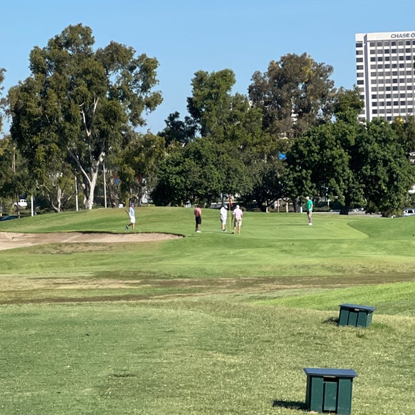 Foto tomada en Rancho San Joaquin Golf Course  por D&#39;Andre B. el 8/13/2022