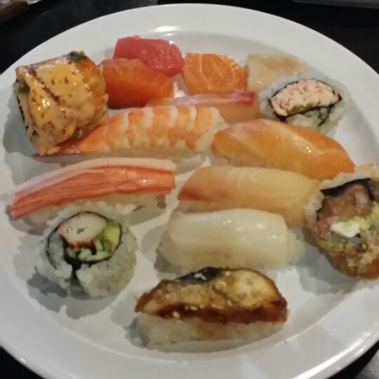 Photo taken at SanTo’s Modern American Buffet &amp; Sushi by Susi G. on 10/8/2014