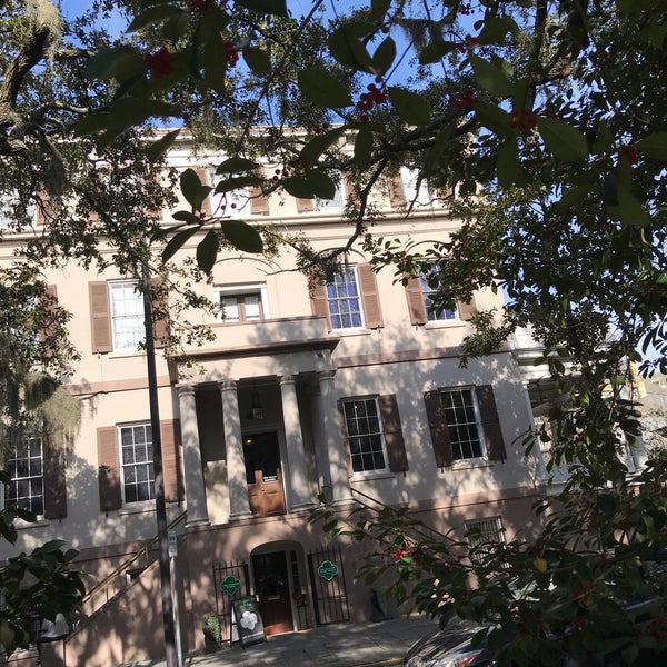 11/25/2017 tarihinde jennifer d.ziyaretçi tarafından Juliette Gordon Low Birthplace, National Historic Landmark'de çekilen fotoğraf