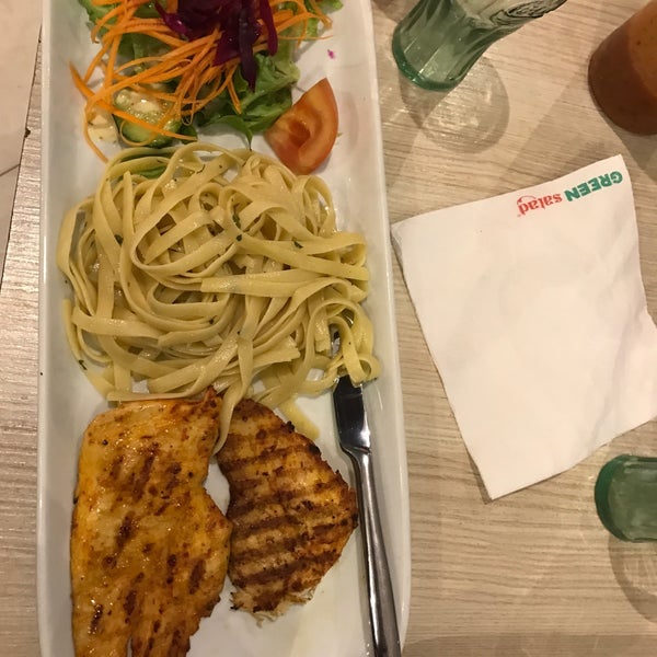 Green Salad Fast Food Restaurant in Prishtinë