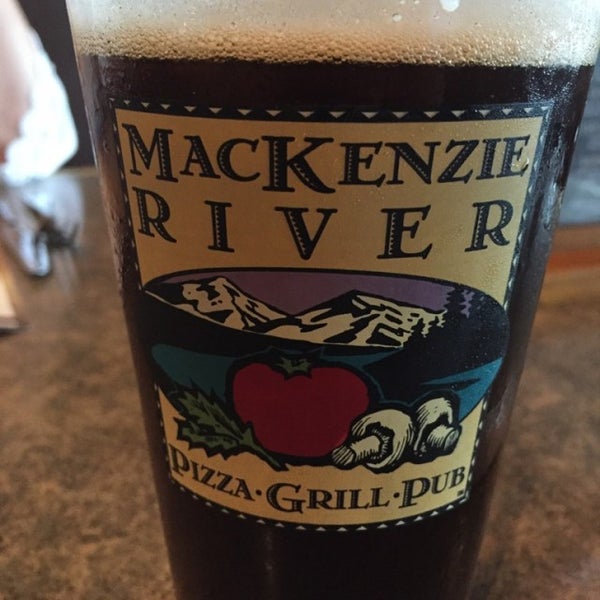 Photo taken at Mackenzie River Pizza, Grill, and Pub by David L. on 8/14/2016