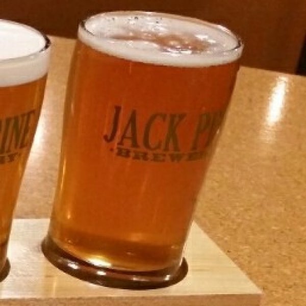 10/3/2015にBrad A.がJack Pine Breweryで撮った写真