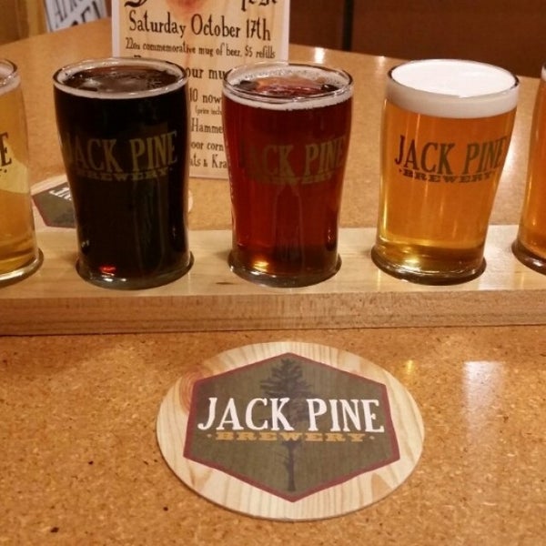 10/3/2015にBrad A.がJack Pine Breweryで撮った写真