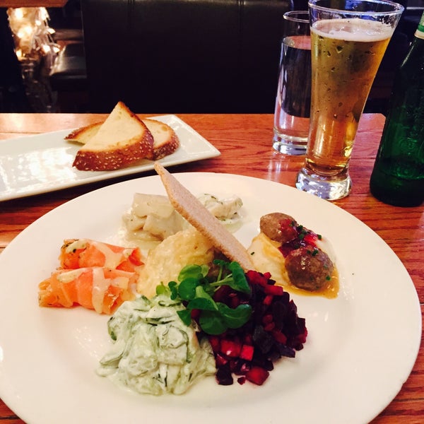 Foto diambil di Smörgås Chef oleh Yushi I. pada 1/27/2016