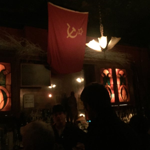 2/13/2016 tarihinde Yushi I.ziyaretçi tarafından KGB Bar'de çekilen fotoğraf
