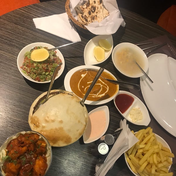 11/17/2018 tarihinde Mnoo A.ziyaretçi tarafından Dilli Restaurant'de çekilen fotoğraf