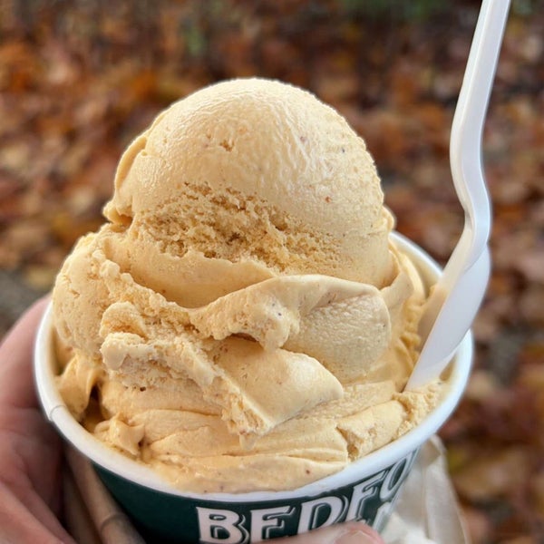 Photo taken at Bedford Farms Ice Cream by George T. on 11/7/2022