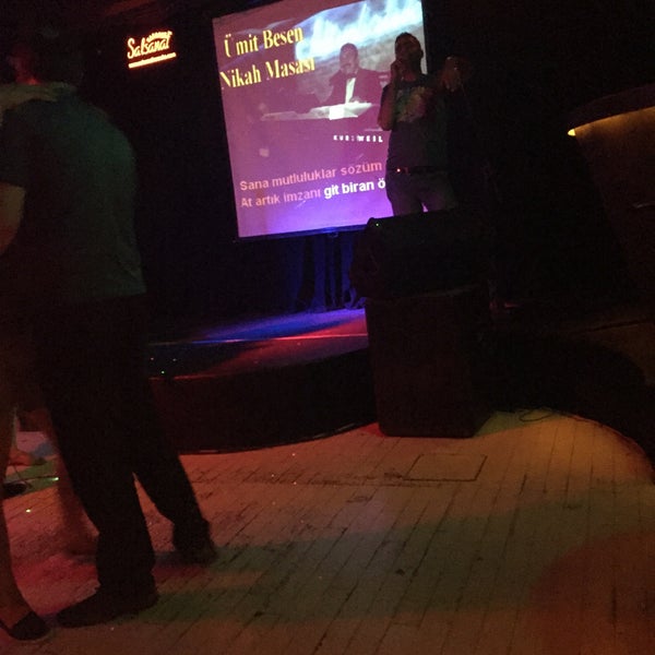 Foto diambil di Salsanat Karaoke Bar oleh Sofi pada 7/5/2015