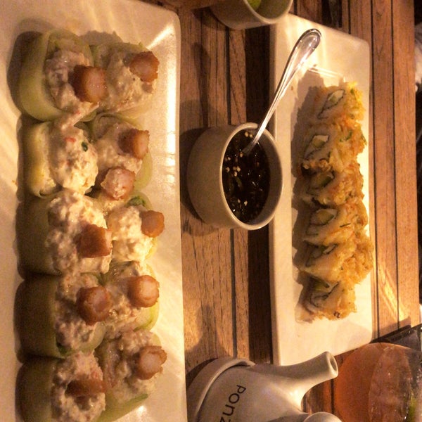 Foto tirada no(a) Sushi Roll por Fer H. em 11/7/2018