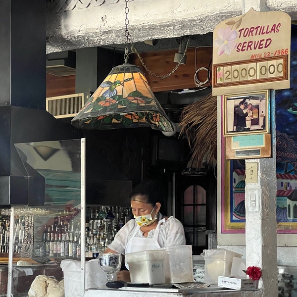 Das Foto wurde bei Casablanca Restaurant von Susan H. am 4/14/2022 aufgenommen