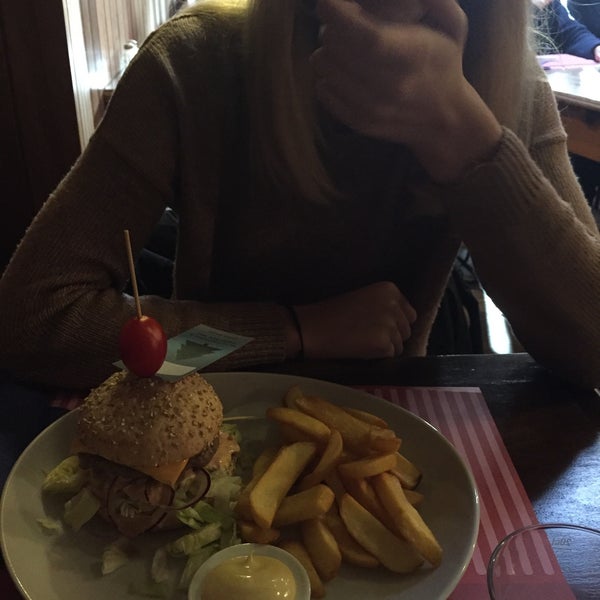 12/30/2015にZita D.がDeluxe Burgerで撮った写真