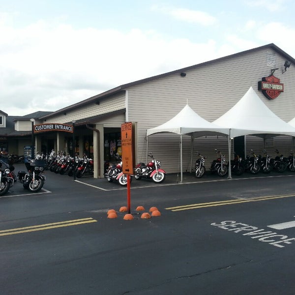 รูปภาพถ่ายที่ Harley-Davidson of Ocala โดย jimmy เมื่อ 6/16/2013