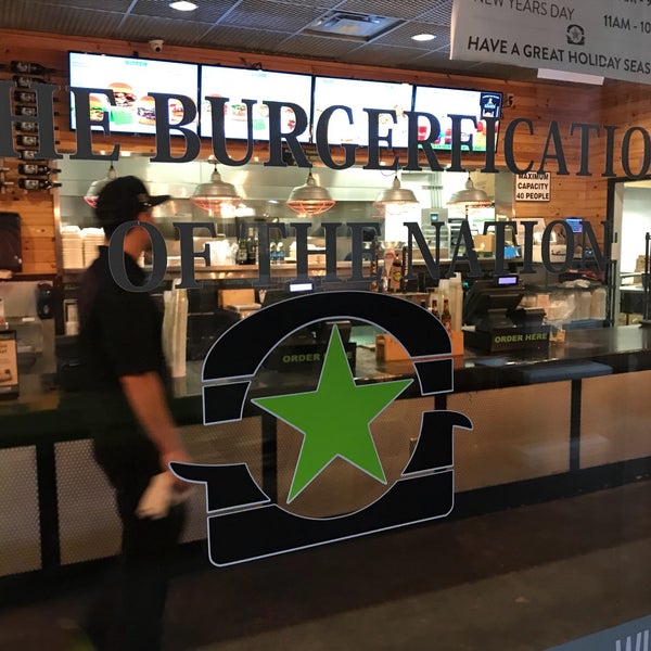 11/28/2017에 Chris님이 BurgerFi에서 찍은 사진
