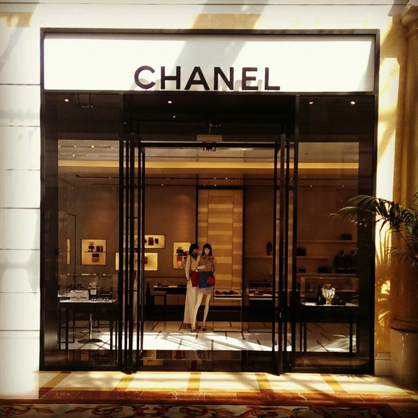 Chanel Boutique - Boutique