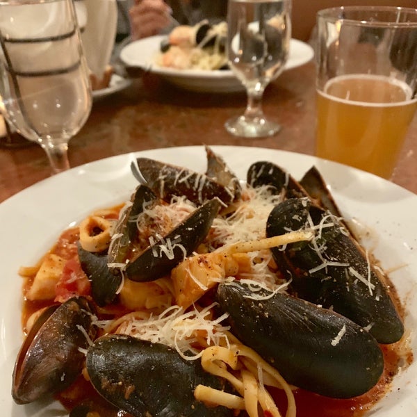 3/22/2019 tarihinde Ali T.ziyaretçi tarafından Piattini Wine Cafe'de çekilen fotoğraf