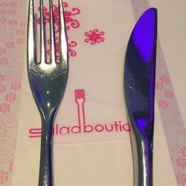 Photo prise au Salad Boutique par Mohammed🇶🇦 A. le12/14/2014