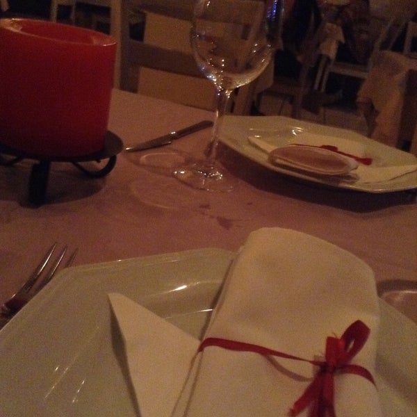 Foto diambil di St. Gallen restaurante oleh Amanda F. pada 12/21/2014