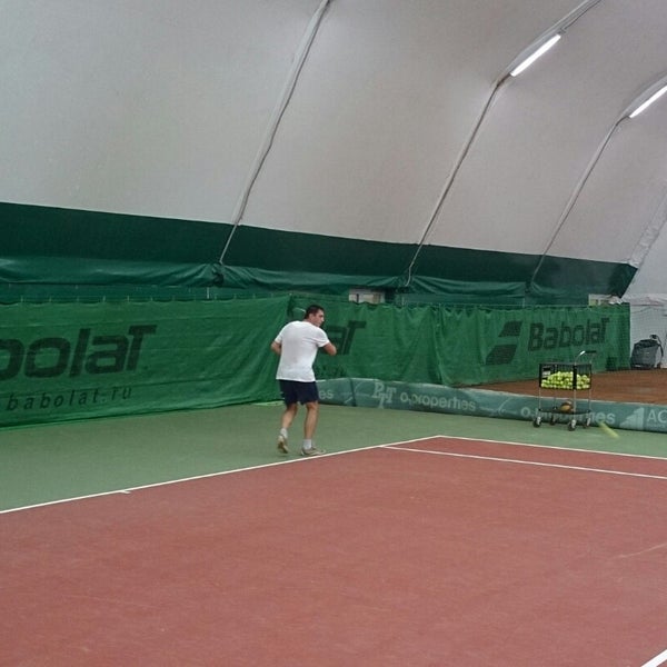 Foto diambil di Академия тенниса Александра Островского oleh Konstantin V. pada 11/5/2014