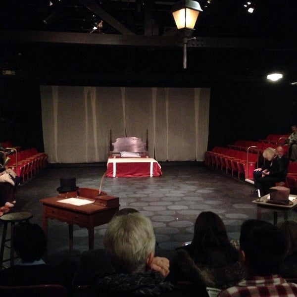 12/21/2013 tarihinde JT T.ziyaretçi tarafından Long Beach Playhouse'de çekilen fotoğraf