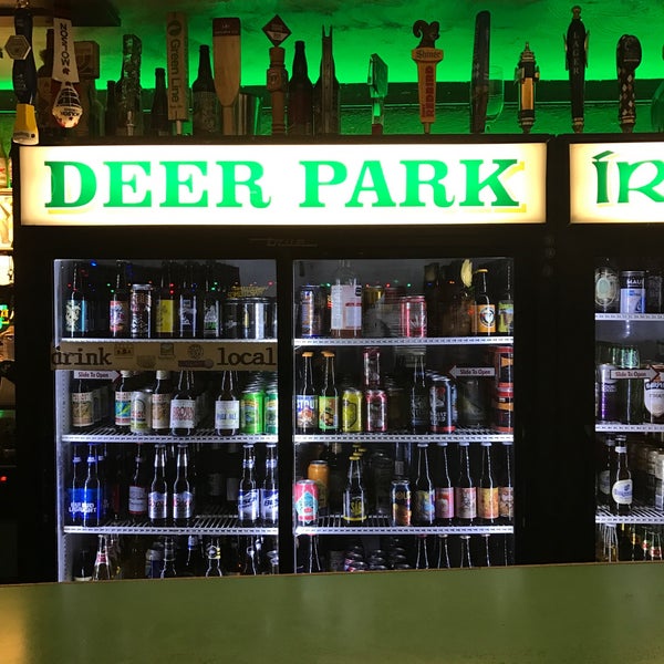 Photo prise au Deer Park Irish Pub par Erik M. le11/24/2016