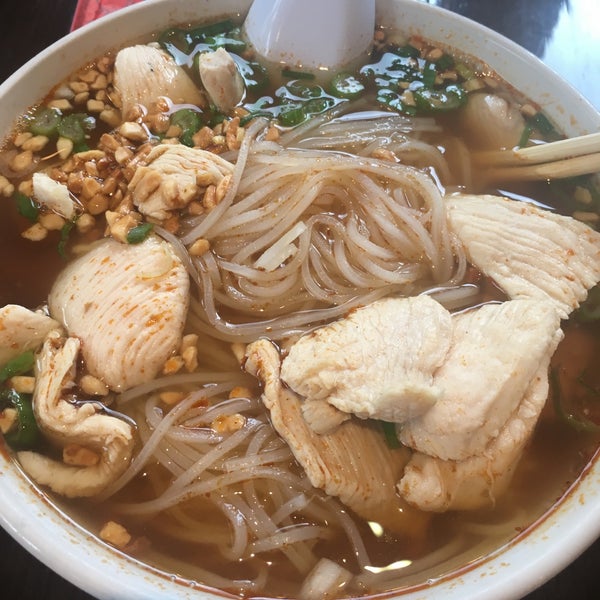 Photo taken at Noodles, Etc. by Samuel G. on 9/29/2016