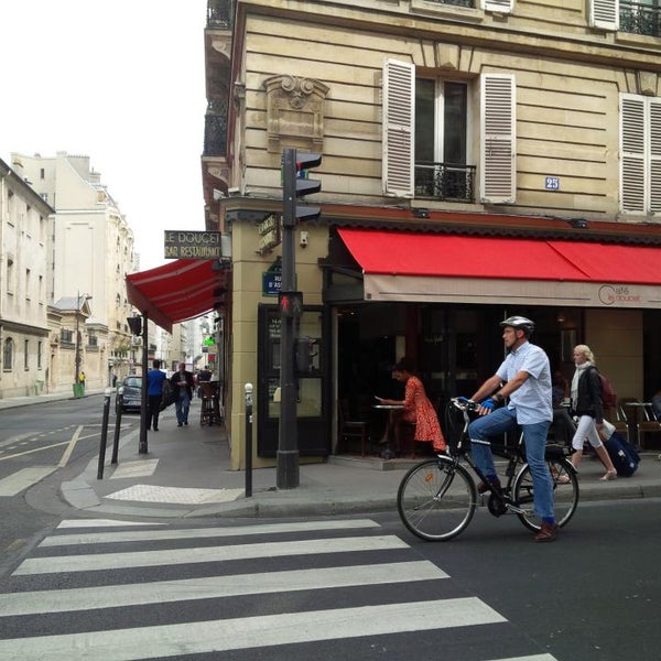 Улица вожирар в париже