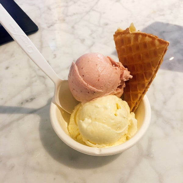Foto scattata a Jeni&#39;s Splendid Ice Creams da Chloe P. il 6/1/2018