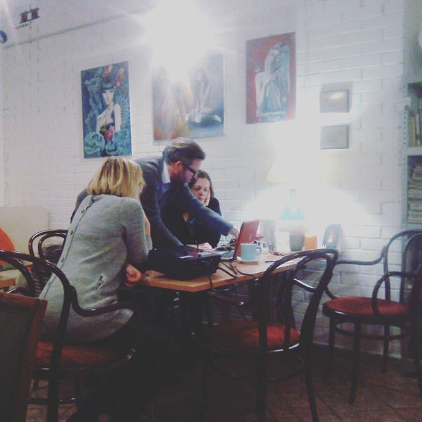 Foto diambil di Hanza Café oleh Grzegorz C. pada 10/30/2015