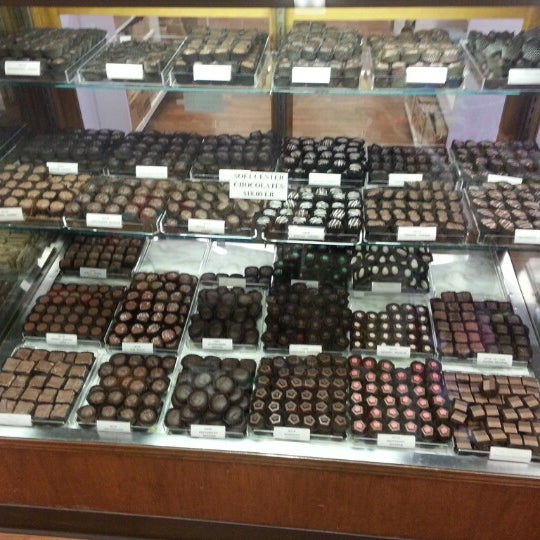 10/22/2012 tarihinde Mickey H.ziyaretçi tarafından Wayside Country Store'de çekilen fotoğraf