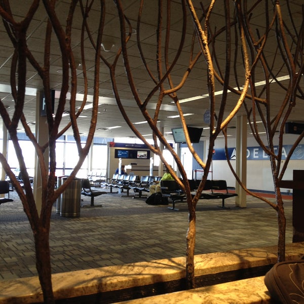 5/11/2013 tarihinde Justin S.ziyaretçi tarafından Minneapolis–Saint Paul International Airport (MSP)'de çekilen fotoğraf
