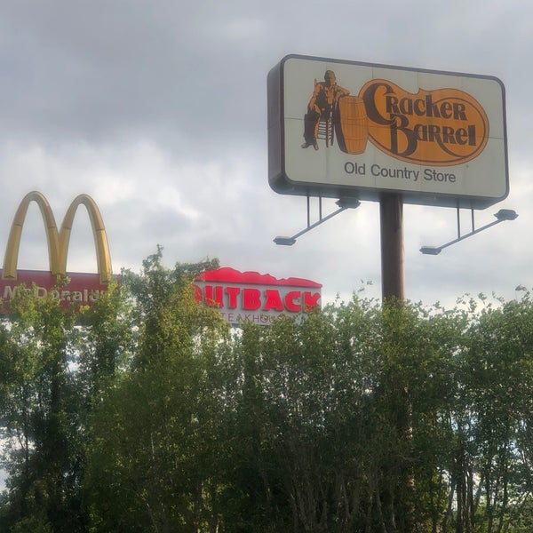 Cracker Barrel Old Country Store Sanford'da Amerikan Restoranı